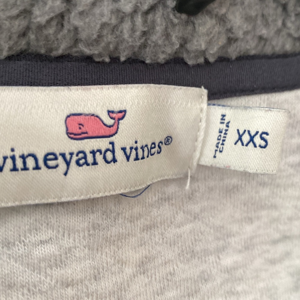 Vineyard vines xxs Sweatshirt, gray, and white preowned - Picture 3 of 3